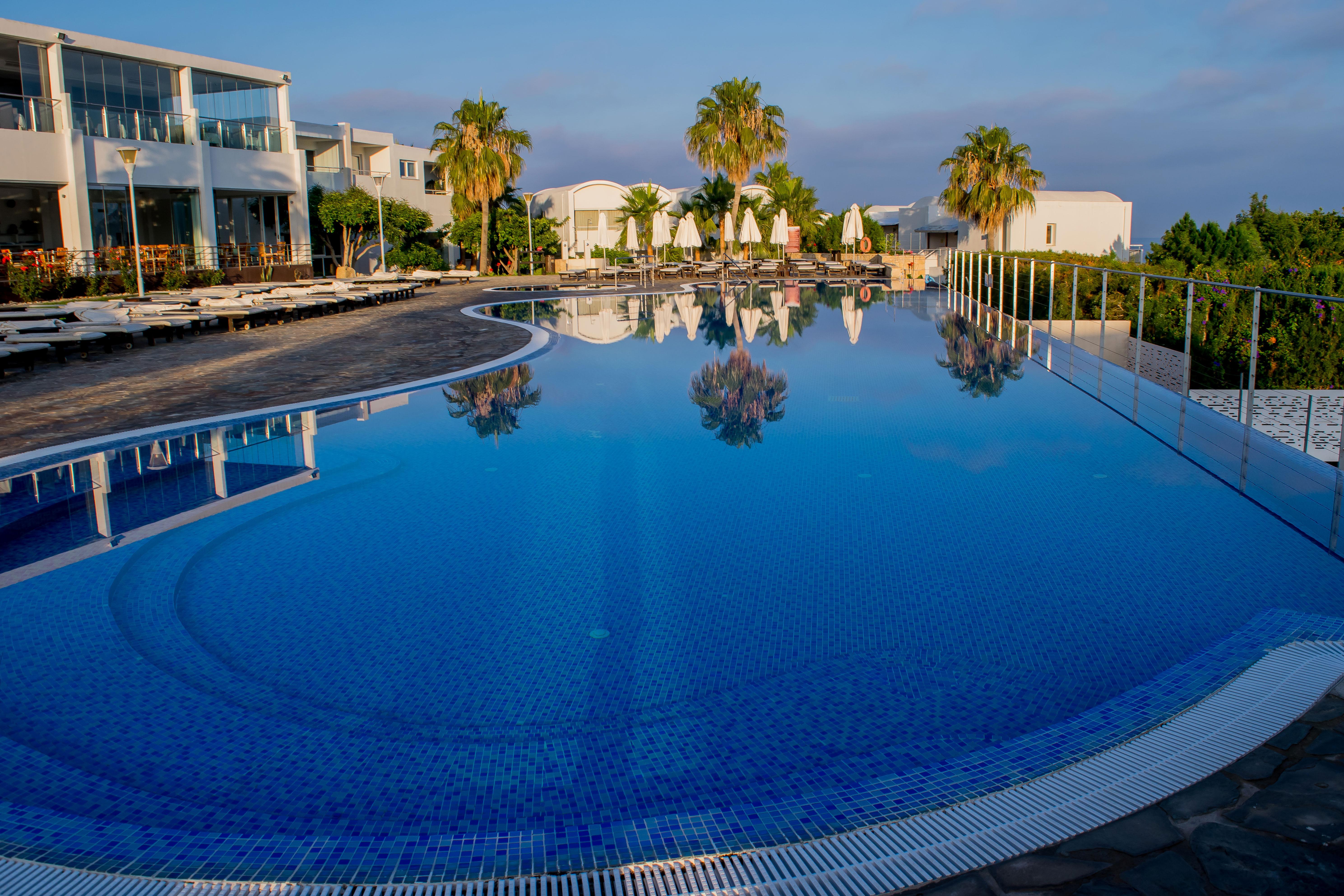 Theo Sunset Bay Hotel Kissonerga Ngoại thất bức ảnh
