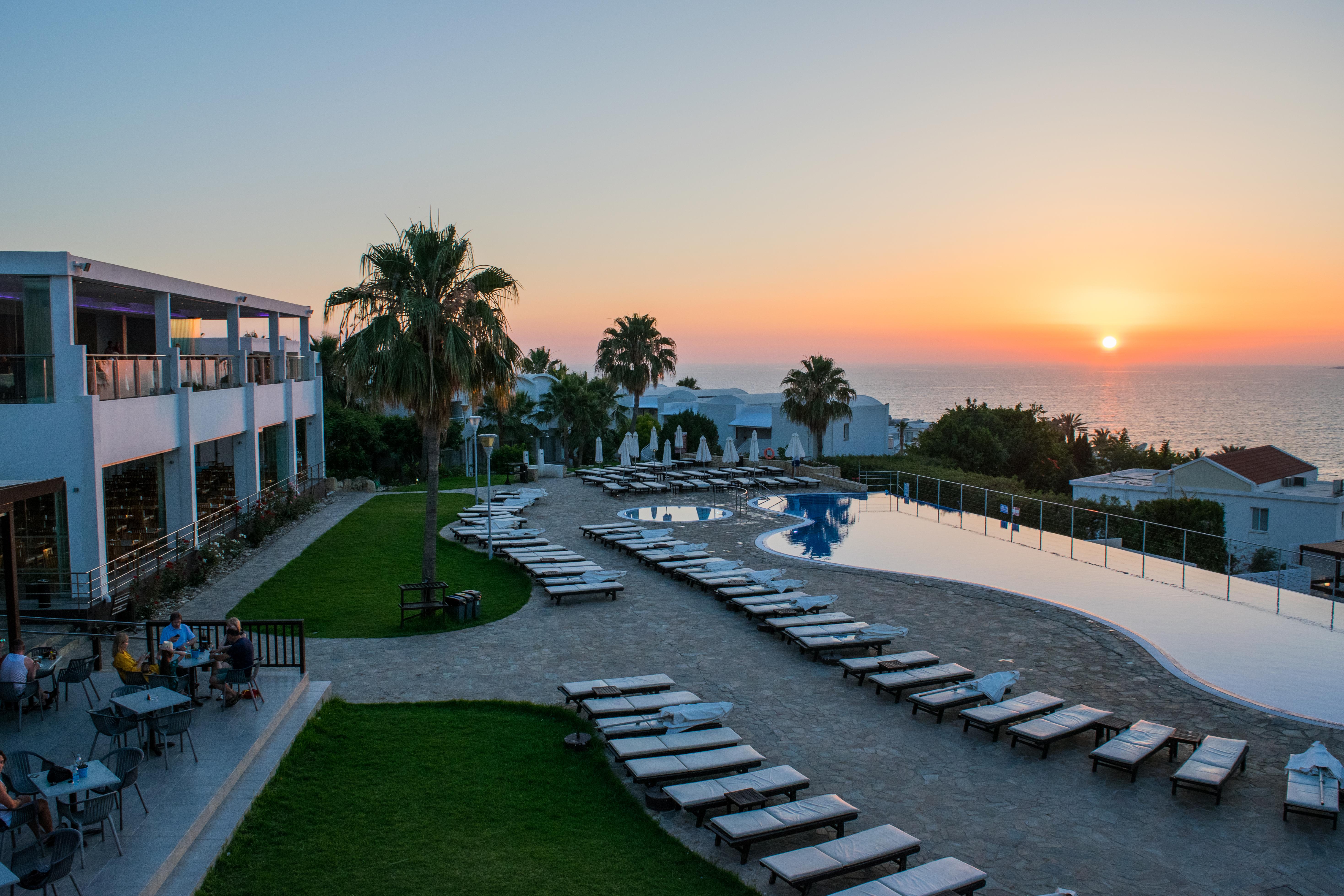 Theo Sunset Bay Hotel Kissonerga Ngoại thất bức ảnh