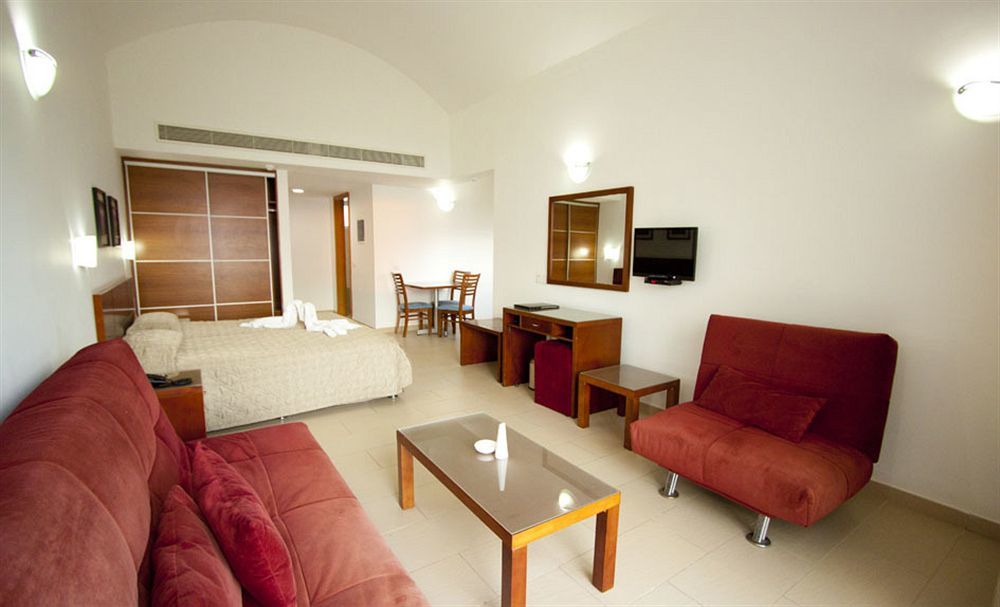 Theo Sunset Bay Hotel Kissonerga Ngoại thất bức ảnh